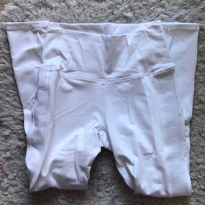 White logo leggings